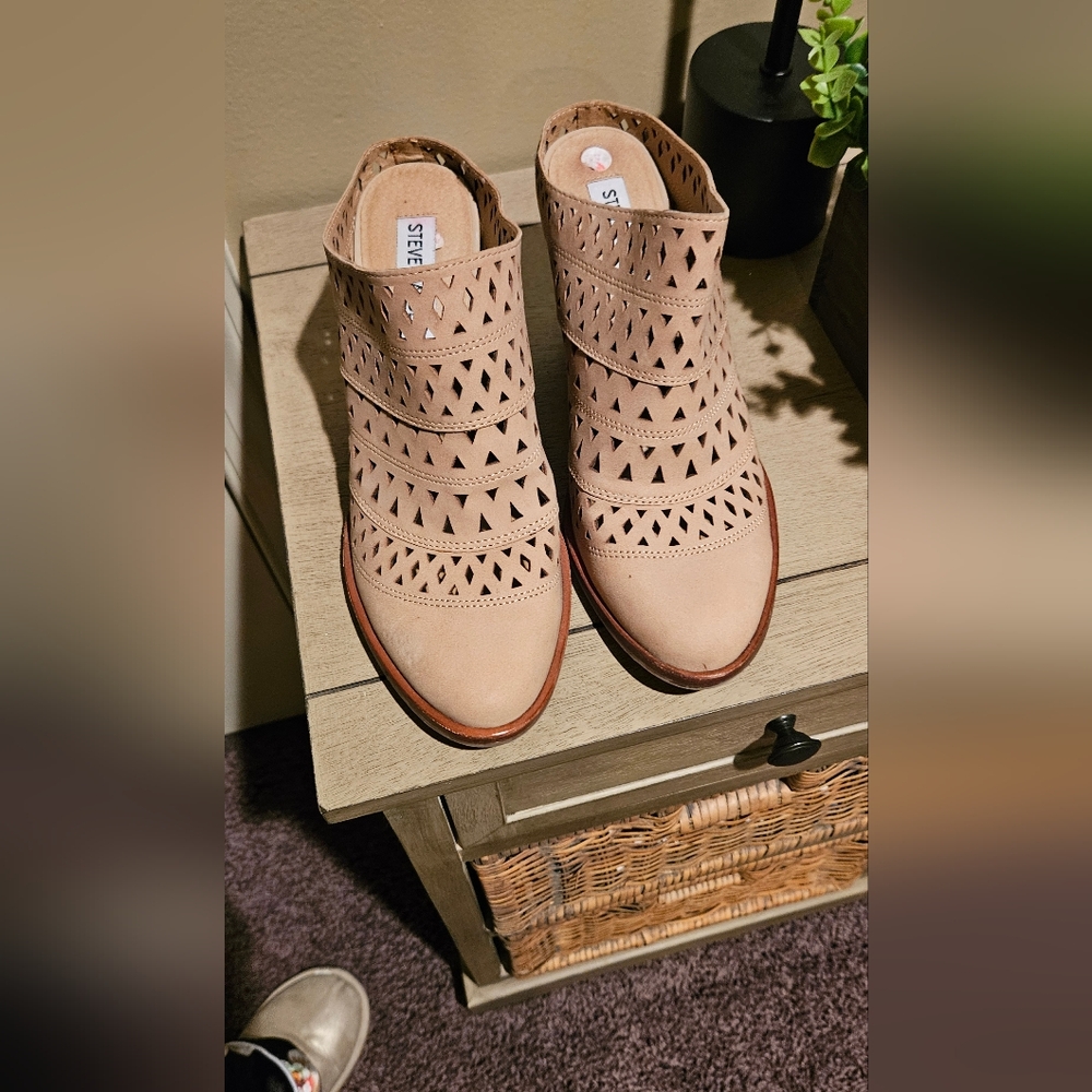 Steve Madden Shoe Boot Size 6.5 - image 1